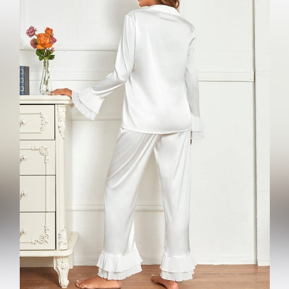 SATIN RUFFLE PAJAMA SET!